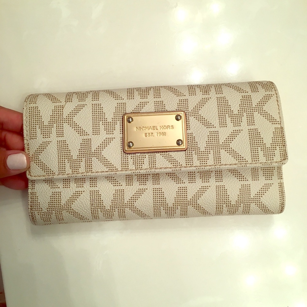 MK Jet Set  Checkbook Wallet